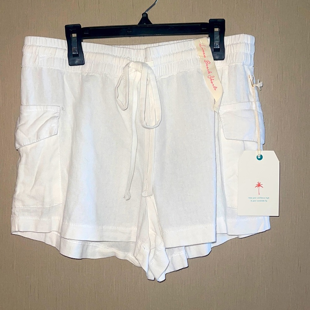 April Kiss Linen Beach Shorts, size Medium. NWT. White.